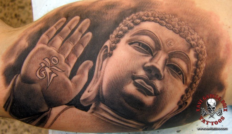 xavi garcia boix tattoo retrato realismo portrait realism tatuaje valencia diversos random Buddha sculpture escultura