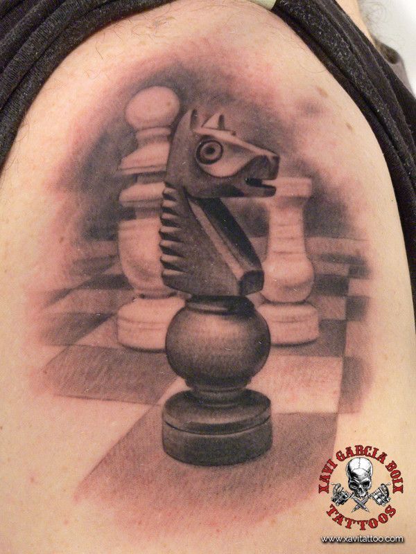 xavi garcia boix tattoo retrato realismo portrait realism tatuaje valencia diversos random chess horse caballo ajedrez