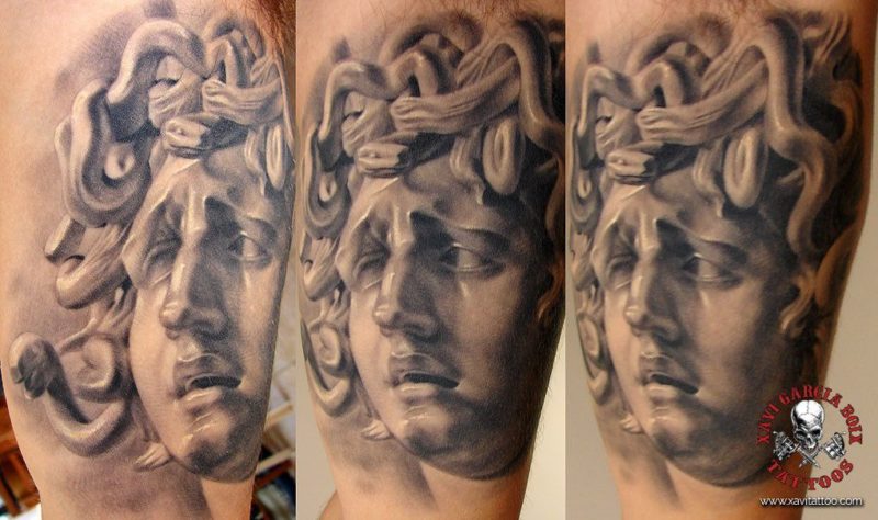 xavi garcia boix tattoo retrato realismo portrait realism tatuaje valencia diversos random medusa sculpture escultura