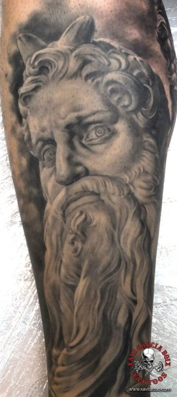 xavi garcia boix tattoo retrato realismo portrait realism tatuaje valencia diversos random moises sculpture escultura