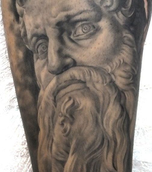 xavi garcia boix tattoo retrato realismo portrait realism tatuaje valencia diversos random moises sculpture escultura