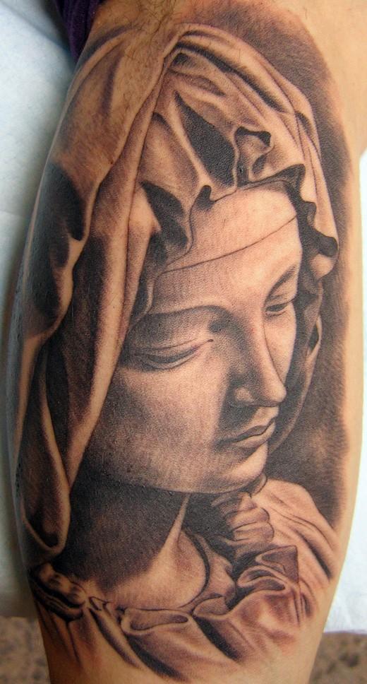 xavi garcia boix tattoo retrato realismo portrait realism tatuaje valencia diversos random pieta sculpture escultura