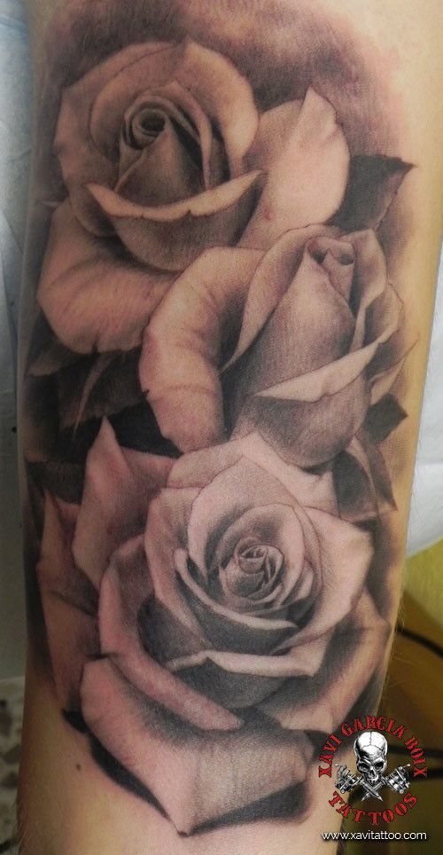 xavi garcia boix tattoo retrato portrait realismo realism tatuaje valencia diversos random rosas roses naturaleza animales nature animals