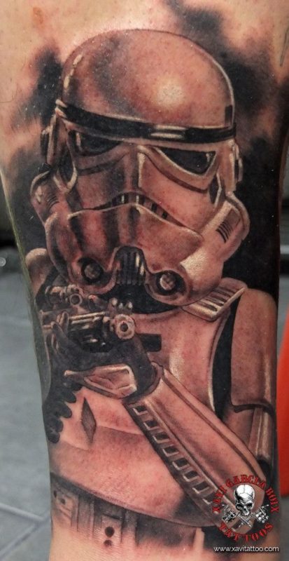xavi garcia boix tattoo retrato realismo portrait realism tatuaje valencia diversos random stormtrooper star wars mandalorian disney