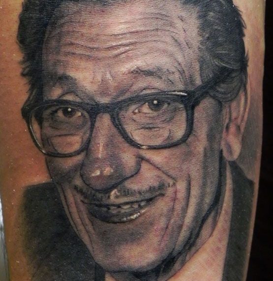 xavi garcia boix tattoo retrato realismo portrait realism tatuaje valencia familia family tatuajes abuelo alberto