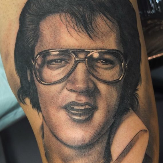 xavi garcia boix tattoo retrato realismo portrait realism tatuaje valencia tatuajes personajes famosos famous characters Elvis Presley-01