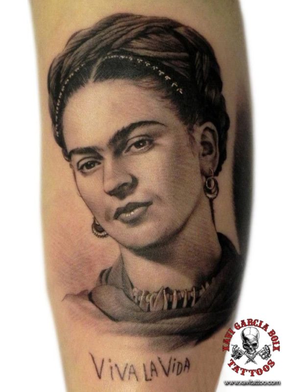 xavi garcia boix tattoo retrato realismo portrait realism tatuaje valencia tatuajes personajes famosos famous characters Frida Kahlo-02