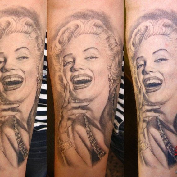 xavi garcia boix tattoo retrato realismo portrait realism tatuaje valencia tatuajes personajes famosos famous characters MARILYN-MONROE-01