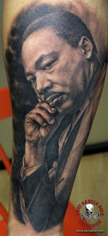 xavi garcia boix tattoo retrato realismo portrait realism tatuaje valencia tatuajes personajes famosos famous characters MARTIN-LUTHER-KING-01